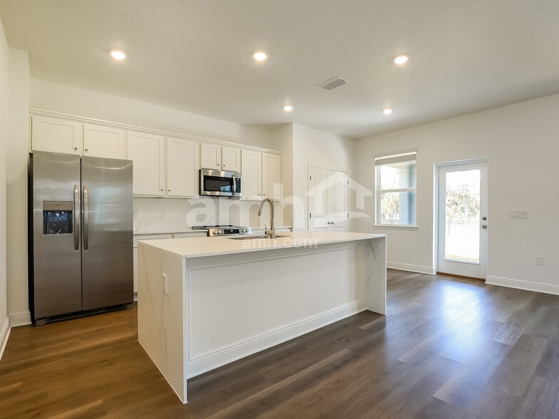 Building Photo - 1529 Blue Nile Pt