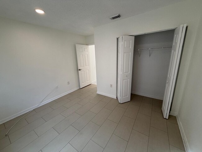Building Photo - 3780 Amalfi Dr