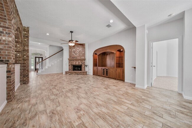 Building Photo - 14 Beauty Bower Pl