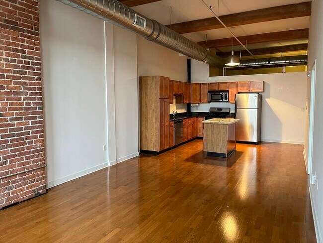 Building Photo - 160 Fremont St