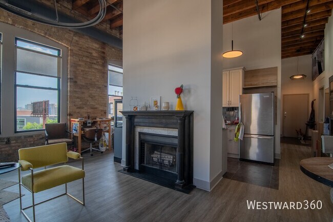 Building Photo - 525 N Halsted-604