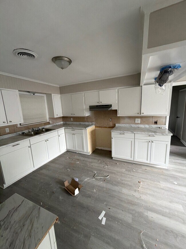 Building Photo - 228 Catalina Cir