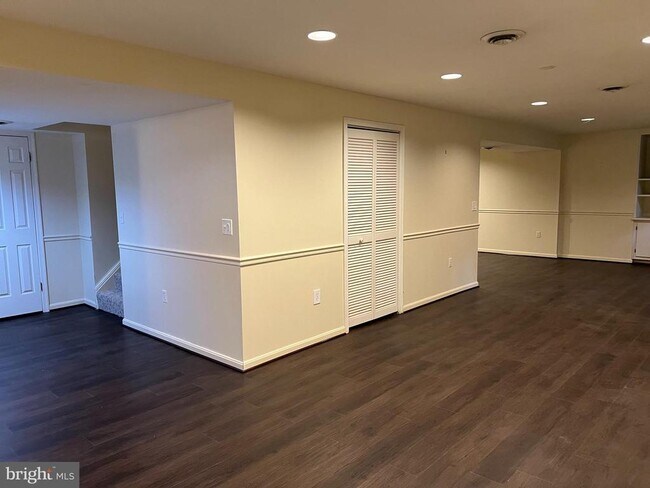 Building Photo - 11415 Jordan Ln
