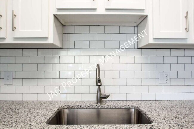 Building Photo - 1436 Berrier St