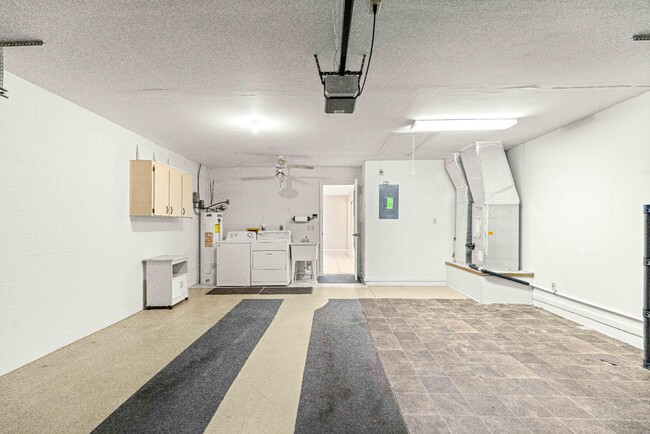 Building Photo - 8665 SW 94th St
