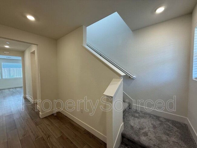Building Photo - 1724 Jade Pl