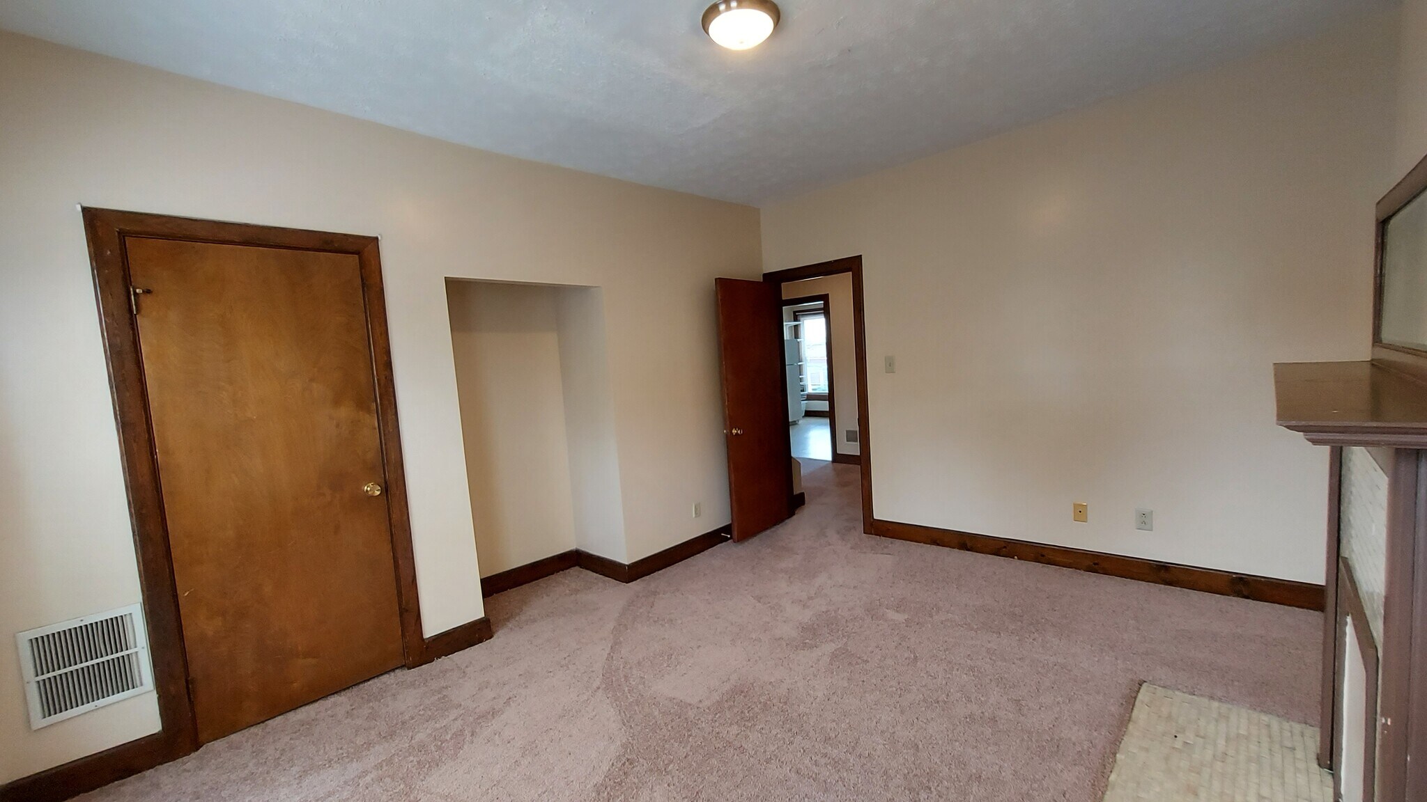 Building Photo - 404 King Ave