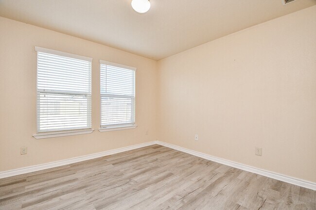 Building Photo - 10439 Lauren Creek Dr