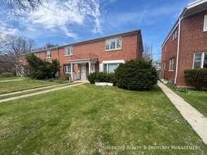 Building Photo - 3133 Central St