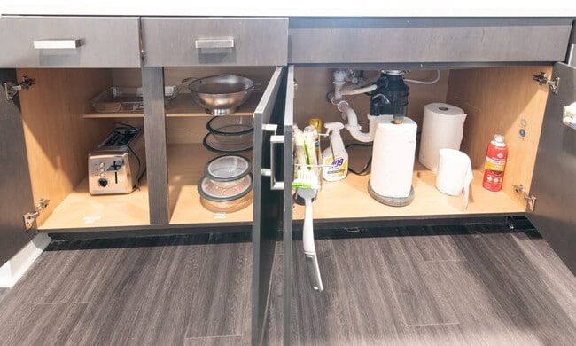 Building Photo - 228 Pike St