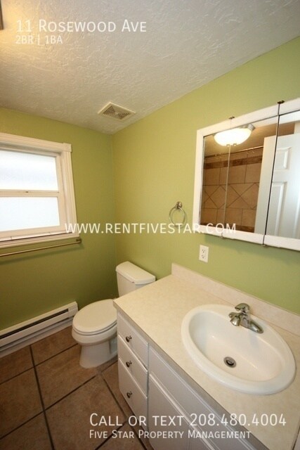 Building Photo - Beautiful Home in the Heart of Pocatello! ...