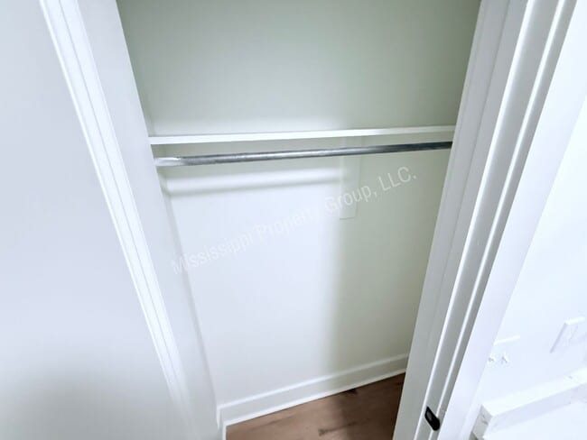 Building Photo - 2BR/2BA FOR RENT