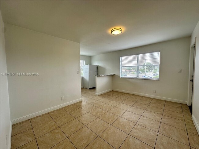 Building Photo - 5621 SW 36th Ct