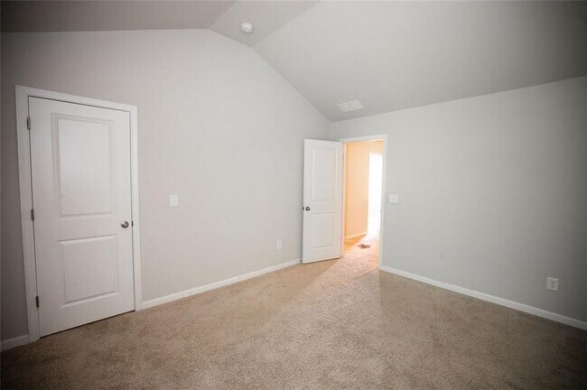 Building Photo - 7955 Pikefarm Trl