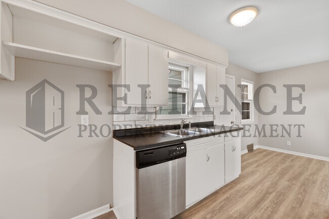 Building Photo - 3240 S Custer Ave