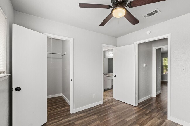 Building Photo - PM2-AUS7505 Saint Amant Pl