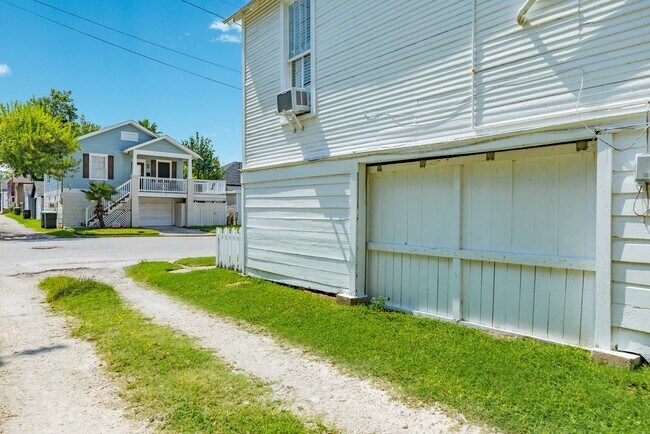 Building Photo - 1512 38th St