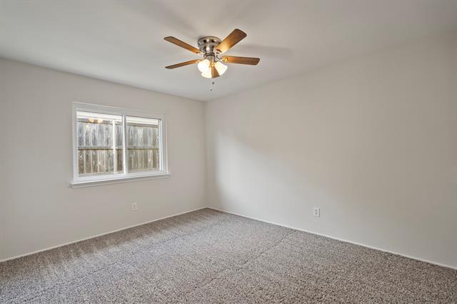 Building Photo - 3002 Lindbergh Dr