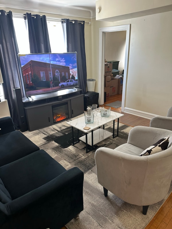 Building Photo - 8328 S Ingleside Ave