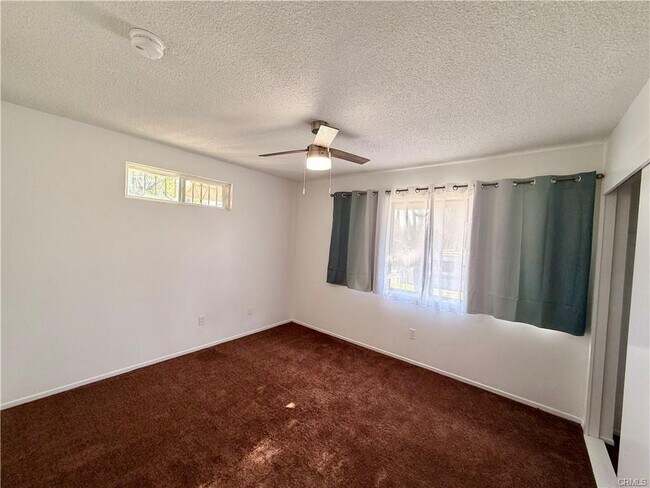 Building Photo - 13416 Glenoaks Blvd