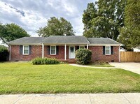 Building Photo - Quaint 3 bedroom/2 bath home