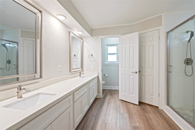 Building Photo - 15411 Woodcote Ct