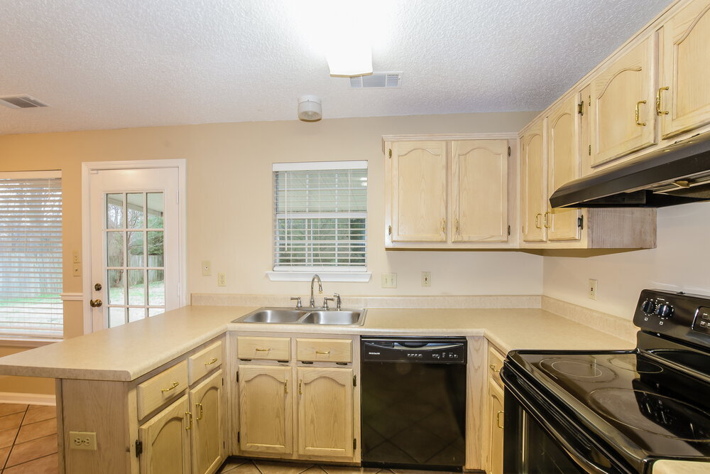 Building Photo - 6867 Brady Hill Dr
