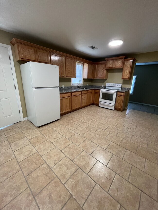 Building Photo - 132 Torreon Dr