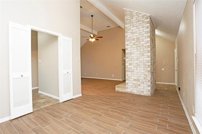 Building Photo - 21623 Park York Dr