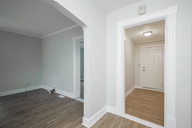 Building Photo - Updated 3-bedroom with Garage