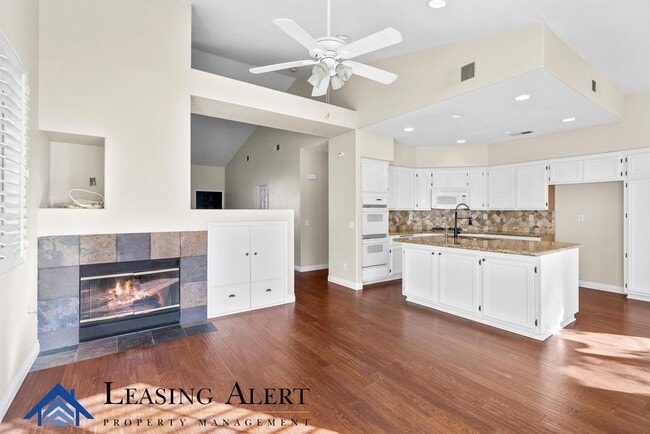 Building Photo - 25627 Shaw Pl