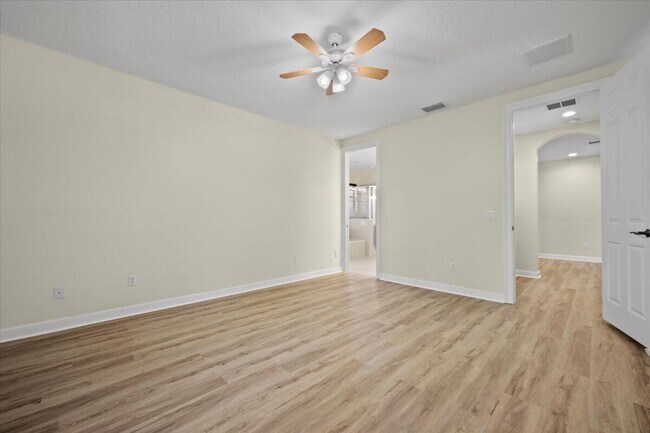 Building Photo - 1029 Vintner Blvd