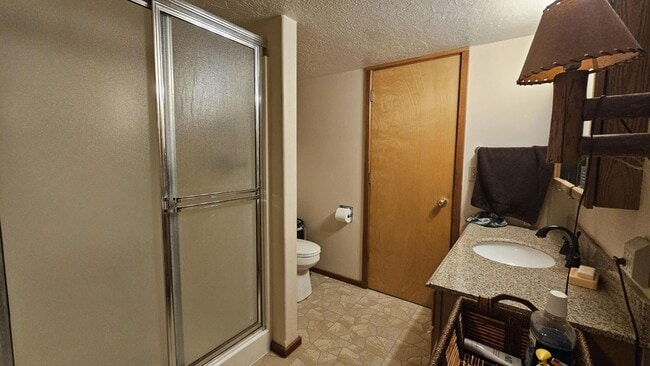 Building Photo - Fully Furnished house on 40 Acres Horse Pr...