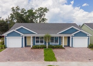 Building Photo - PENDING APPLICATION- Beautiful 3/2 Energy Efficient 1 Story Attached Home w/ 1 Car Garage