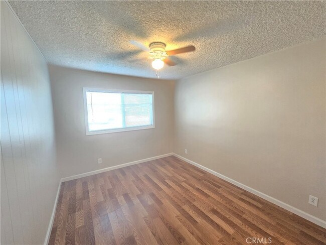 Building Photo - 811 Orchid Ct