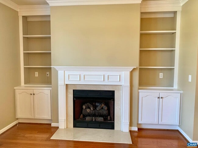Building Photo - 1024 Somer Chase Ct