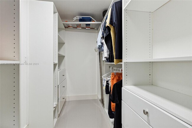 Building Photo - 2751 S Ocean Dr