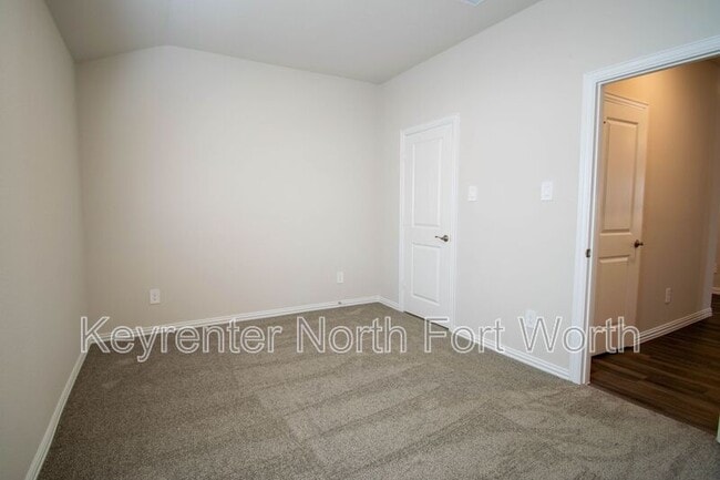 Building Photo - 2106 Dunbar Dr