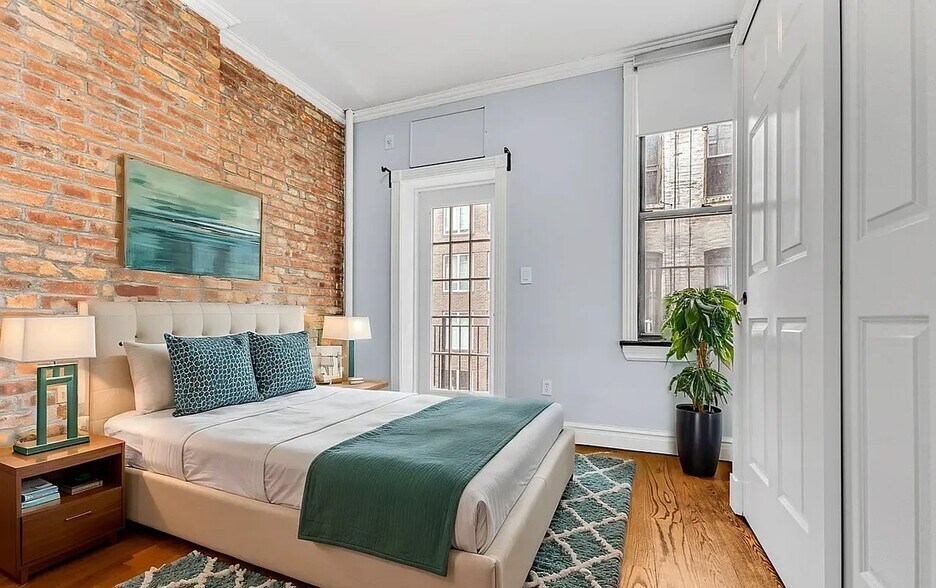 Building Photo - 248 Mott St