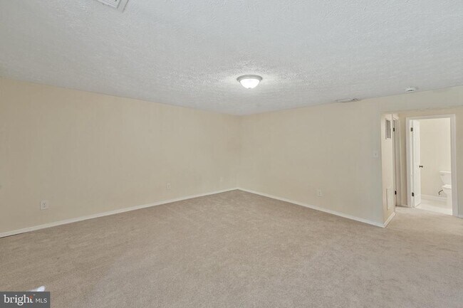 Building Photo - 7459 Aspenpark Rd