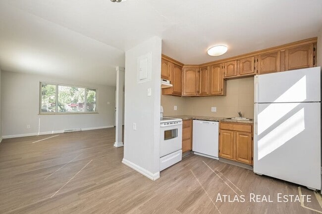 Building Photo - 800 Miller Ct