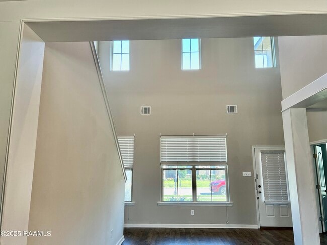 Building Photo - 109 Marais Ave