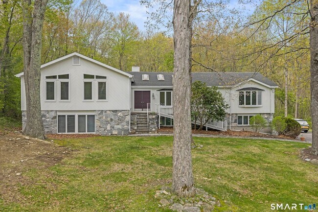 Building Photo - 89 Cranbury Dr