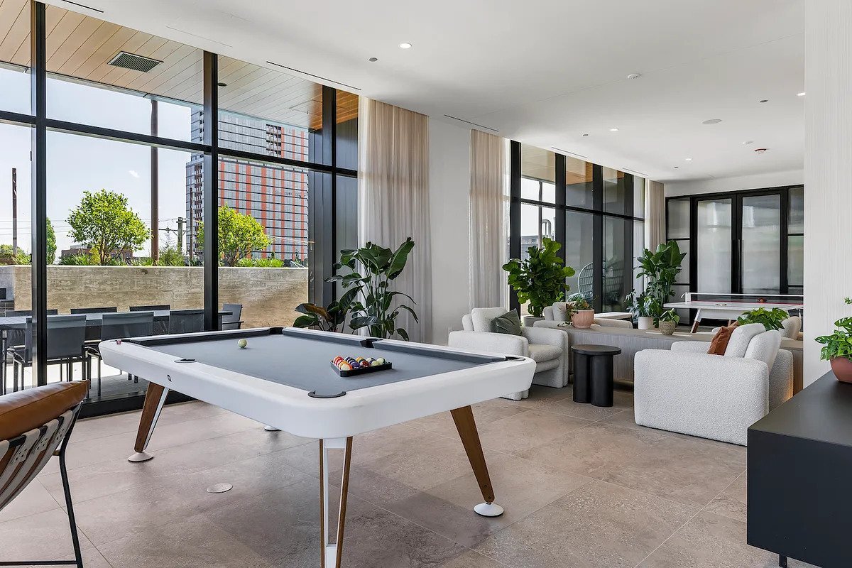 Building Photo - 1299 W Fulton Market