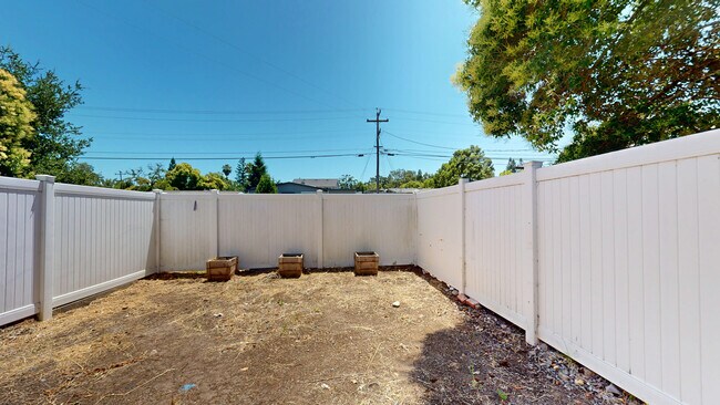 Building Photo - 15487 Marty Dr