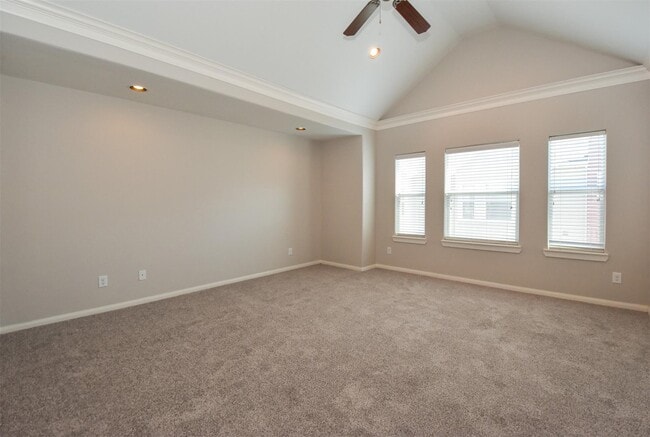 Building Photo - 1141 W 24th St