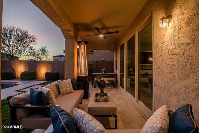 Building Photo - 517 E Balao Dr