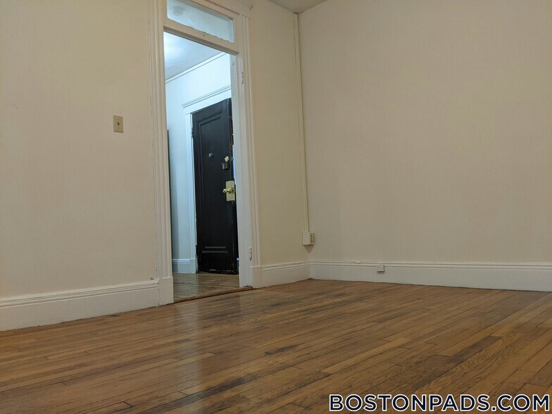 Building Photo - 1209 Boylston St