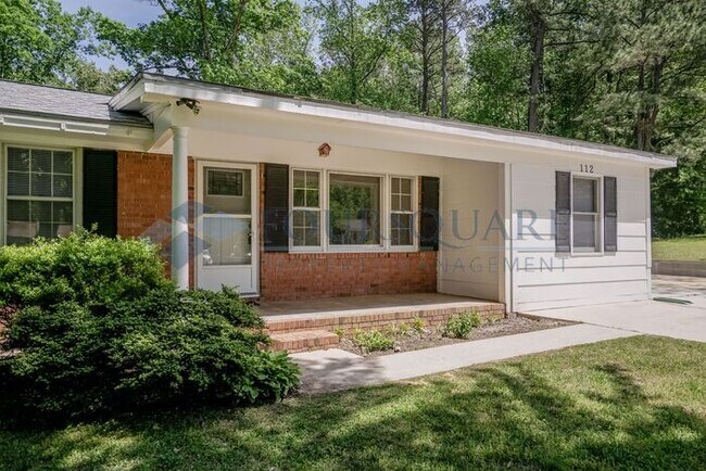 Building Photo - Charming 3-Bed / 1.5-Bath Ranch Home with large Yard & Off-Street Parking – Near White Oak Crossing