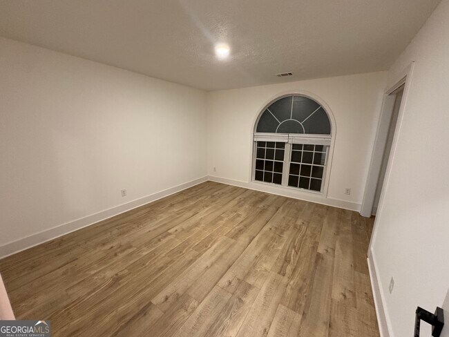 Building Photo - 5455 Forest Falls Dr